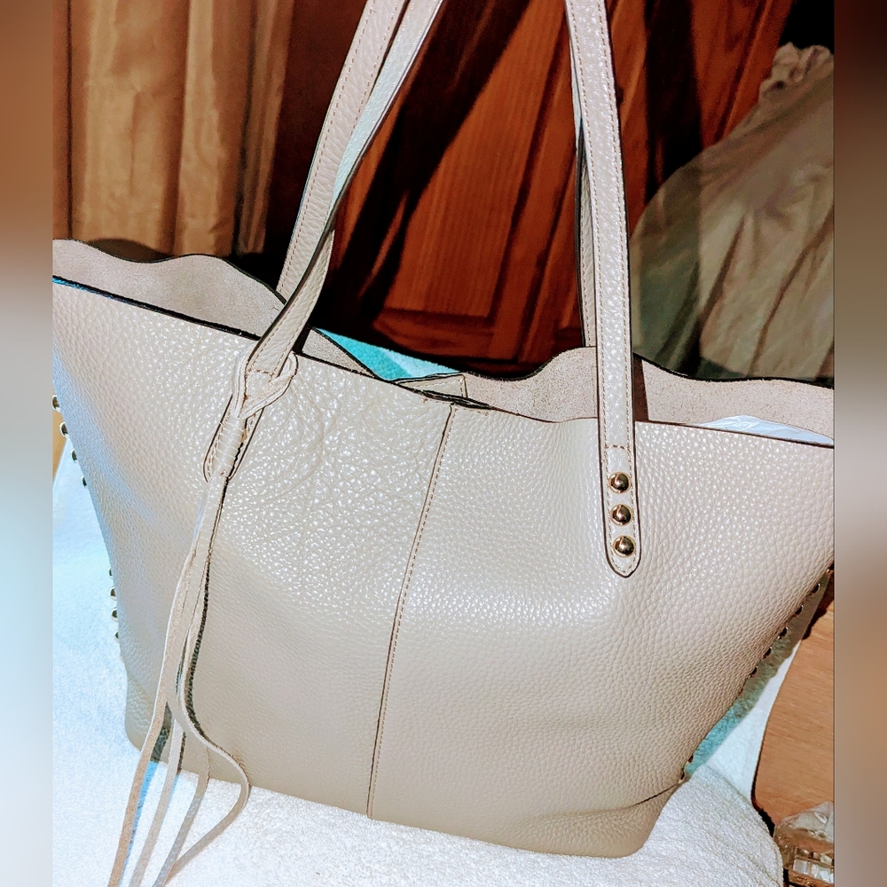 Rebecca Minkoff Gray Tote Bag with Spacious Design - Picture 4 of 12